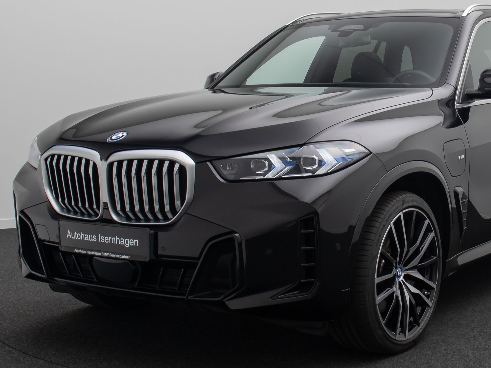 Fahrzeugabbildung BMW X5 xD50e M Sport 360&deg;H/K Panorama AHK DAB 22Zoll