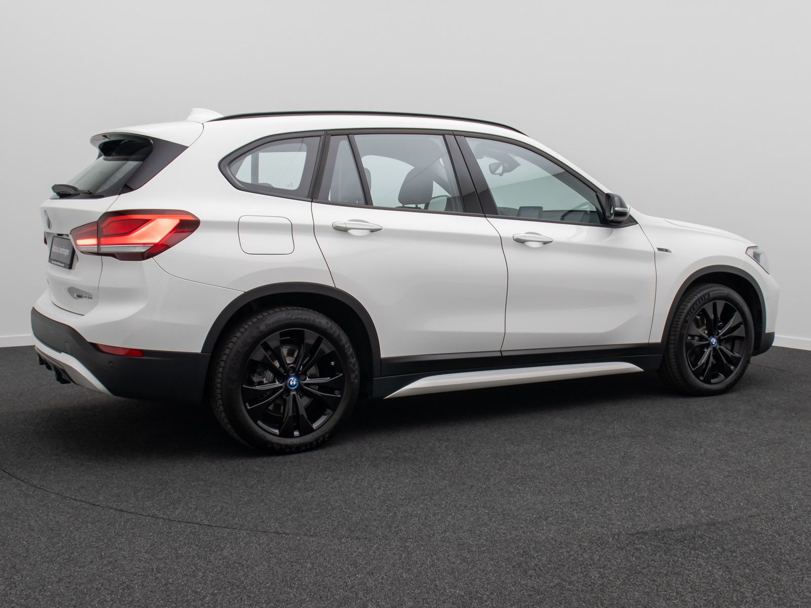 Fahrzeugabbildung BMW X1 xD25e Sport Line Kamera HUD DAB Leder 18Zoll