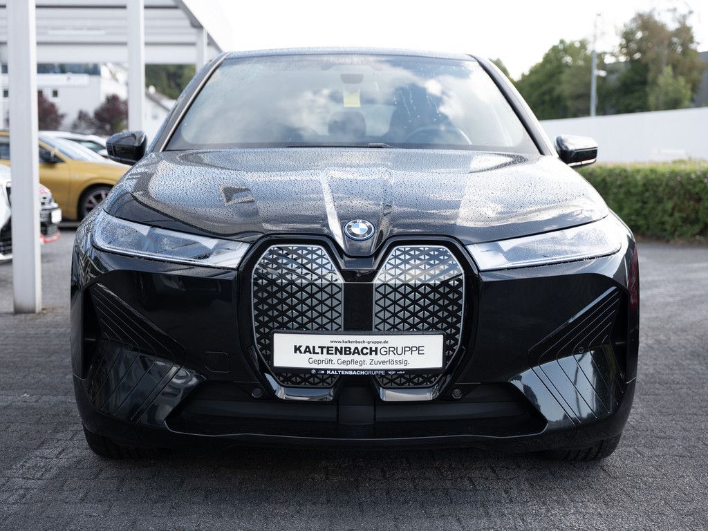 BMW iX xDrive40 HUD 360° LED ACC NAVI KAMERA SHZ PDC foto 3