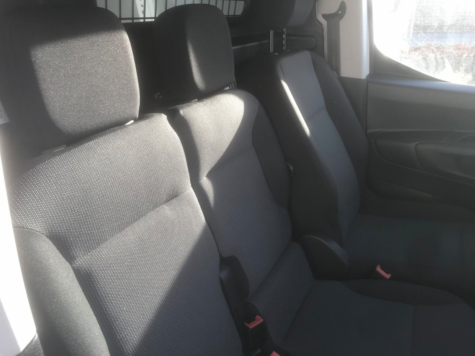 Fahrzeugabbildung Peugeot Partner Premium L2,SHZ,PDC,27796Km