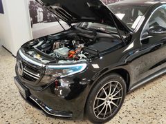 Fahrzeugabbildung Mercedes-Benz EQC 400 4Matic *AMG-LINE* (MBUX/BURM/MULTI/DISTR