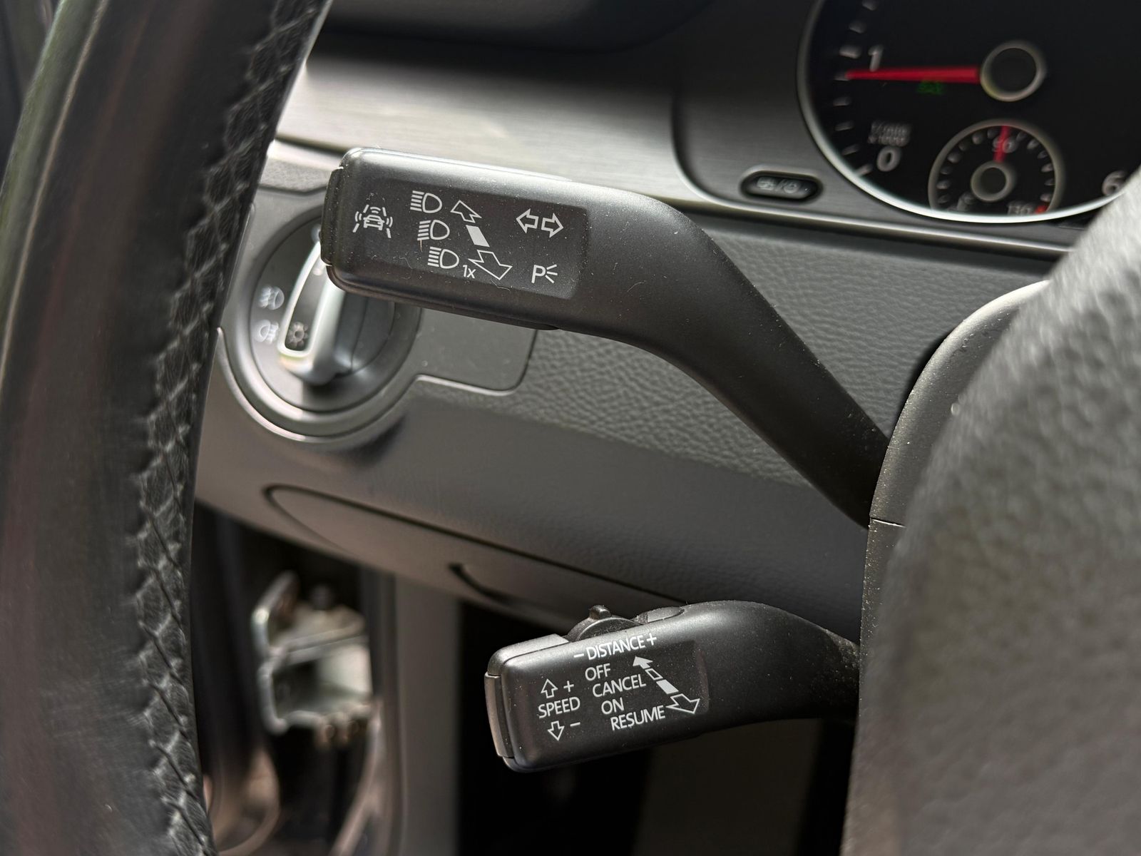 Fahrzeugabbildung Volkswagen Passat Variant 2.0TDI DSG Comfort XEN+STHZ+AHK+