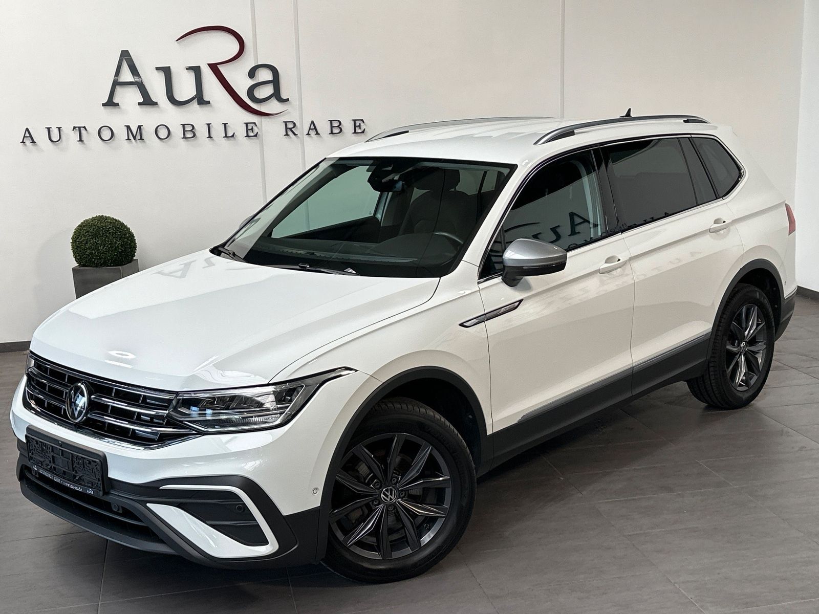 Fahrzeugabbildung Volkswagen Tiguan Allspace 2.0 TDI DSG Life NAV+LED+AHK