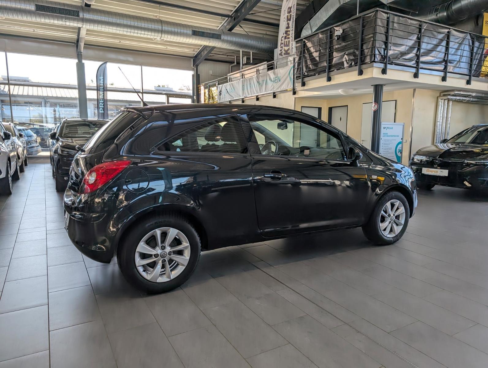 Opel Corsa SHZ LHZ Klima Tempomat Alu Nebel CD ;-)