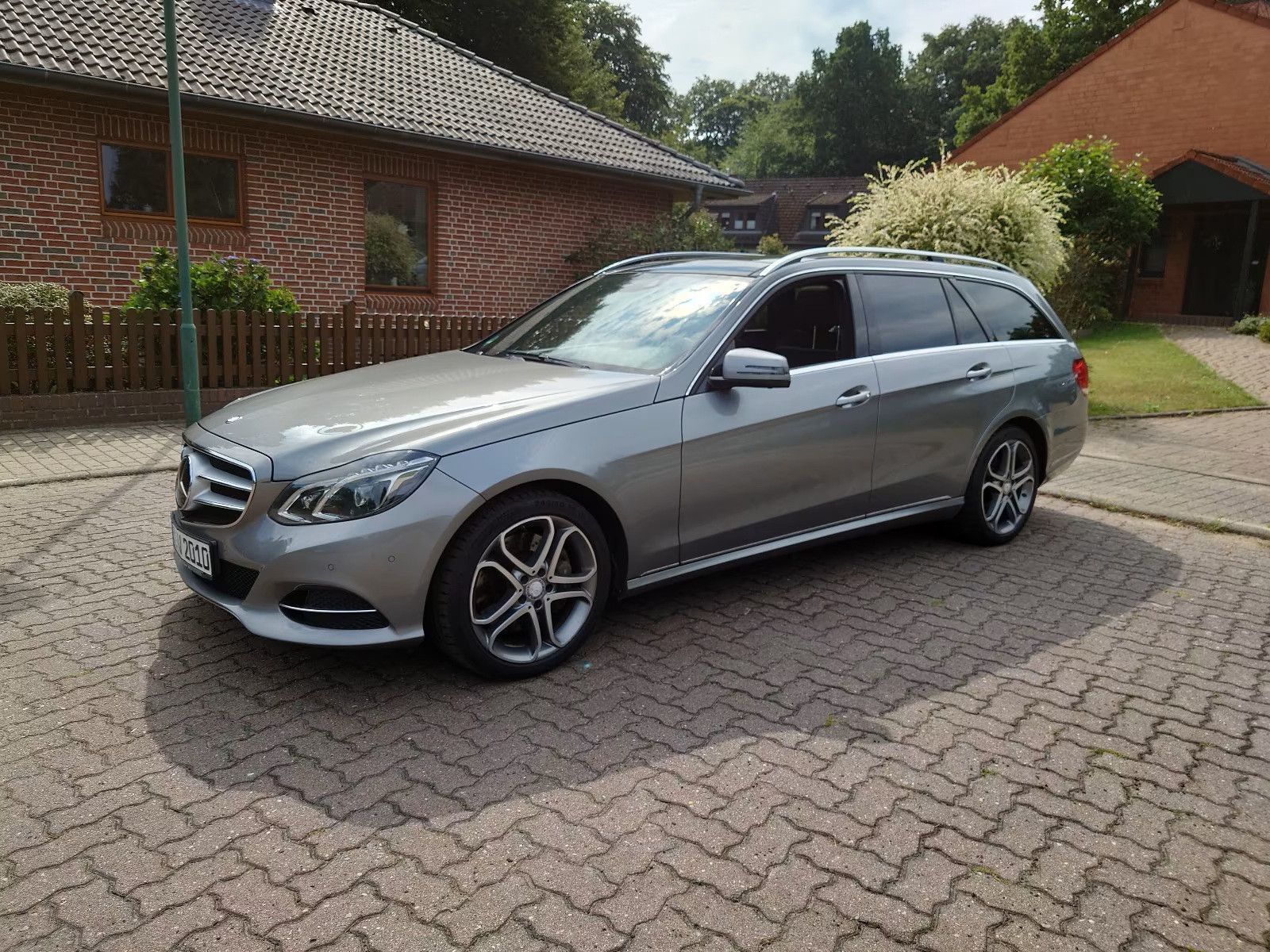 MERCEDES-BENZ E 350 BlueTEC 4MATIC T AVANTGARDE