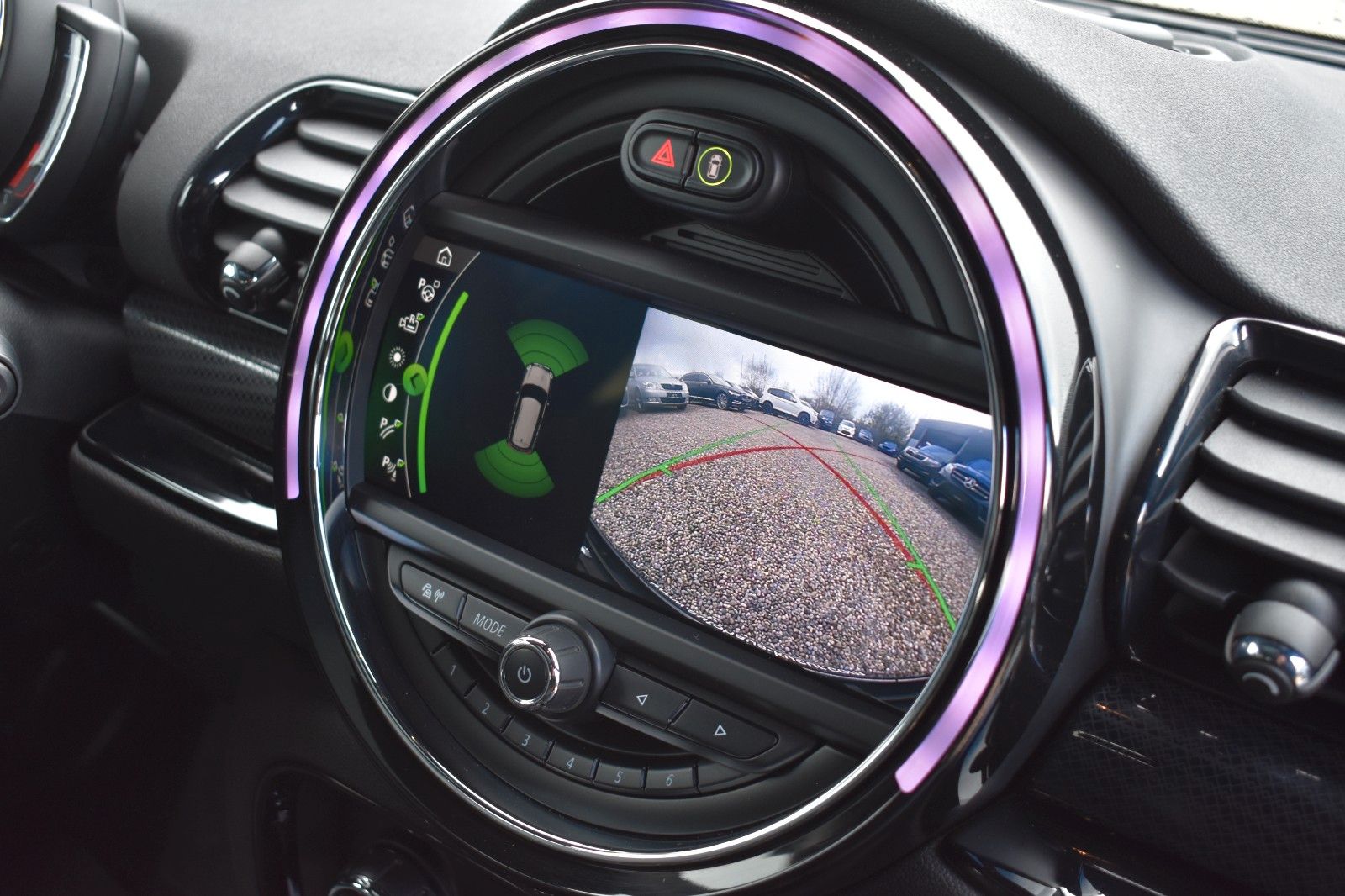 Fahrzeugabbildung MINI Cooper SD Clubman H&K HUD Panorama ACC Leder AHK