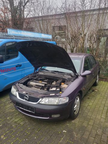 Opel Vectra-B 2.0i 16V X20XEV *Motor läuft gut*