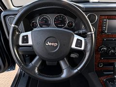 JEEP Commander 3.0 V6 CRD Limited S-Dach SHZ Leder