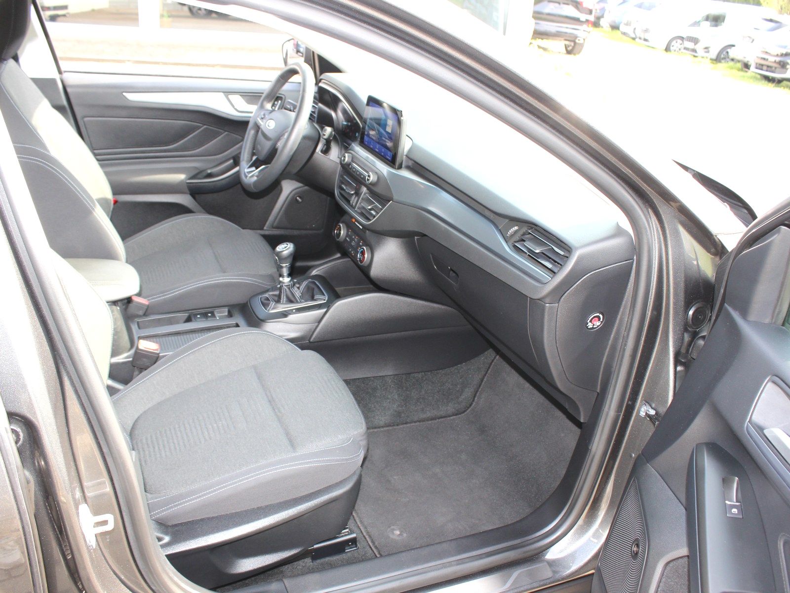 Fahrzeugabbildung Ford Focus Active 1,0 EcoBoost Start/Stopp