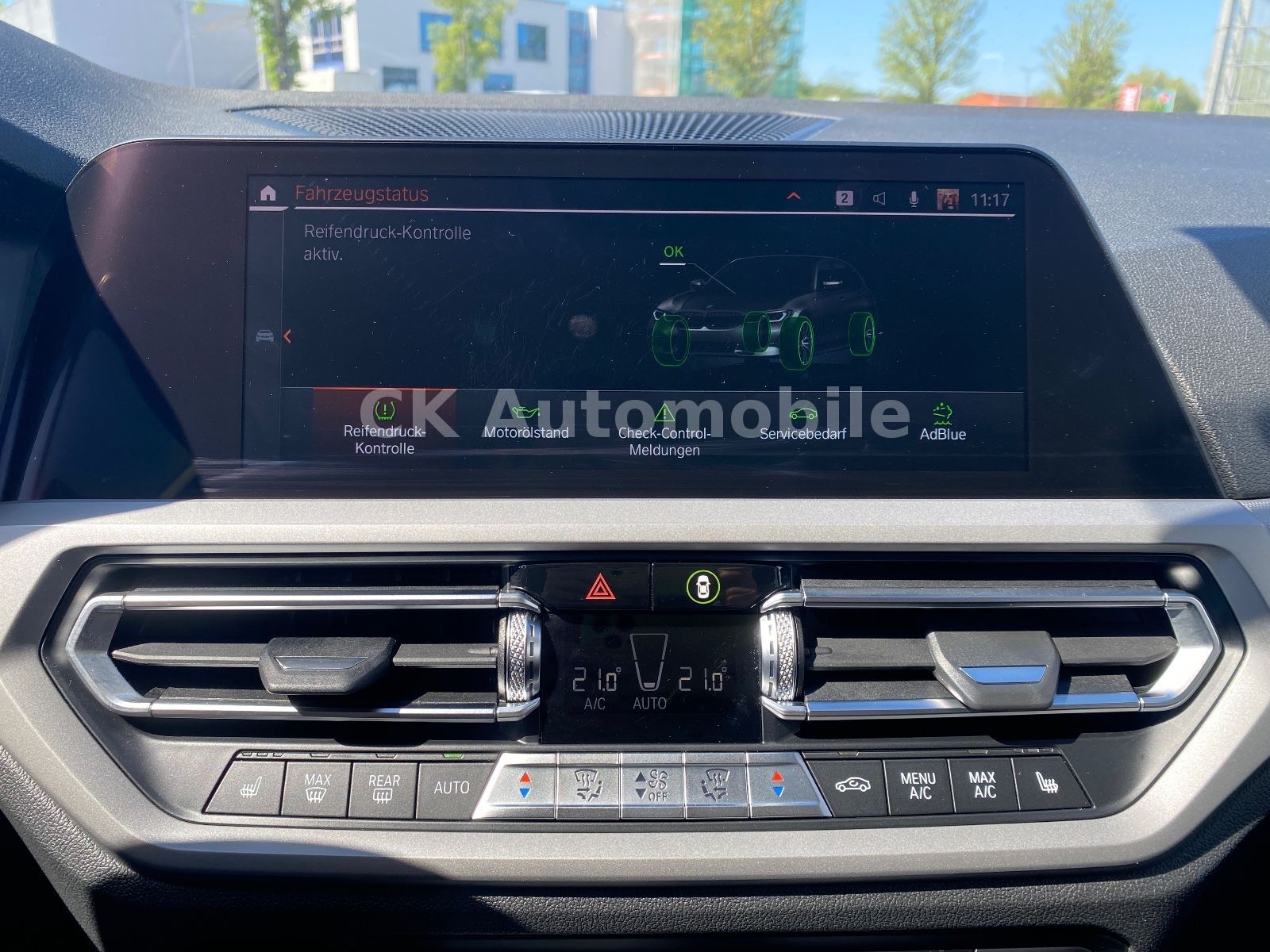 Fahrzeugabbildung BMW 318d Touring Advantage/LiveCockpit/Navi/Laser/AH