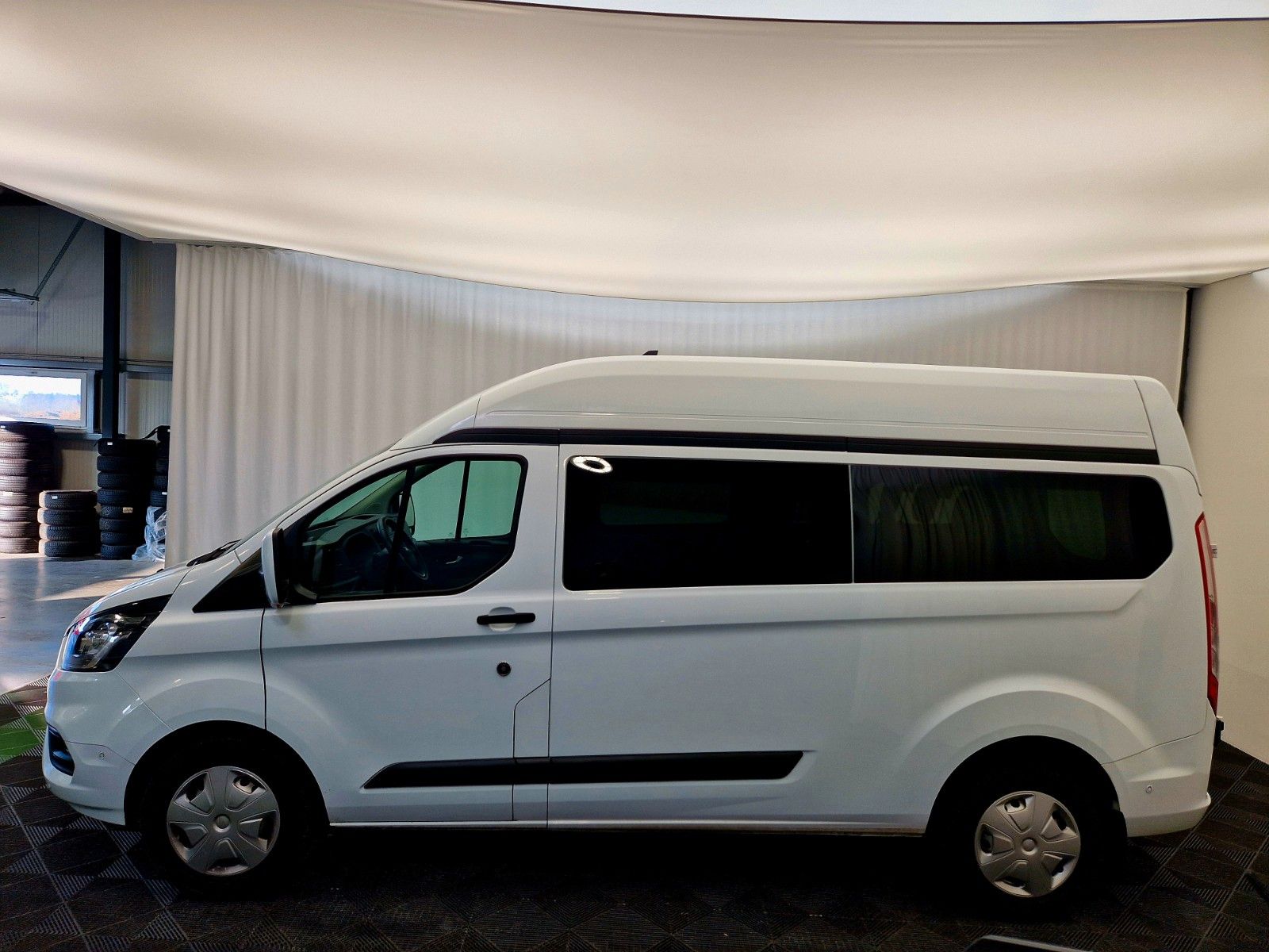 Ford Transit Custom Kombi 320 L2H2 *9Sitze,hoch&lang* imagem 3