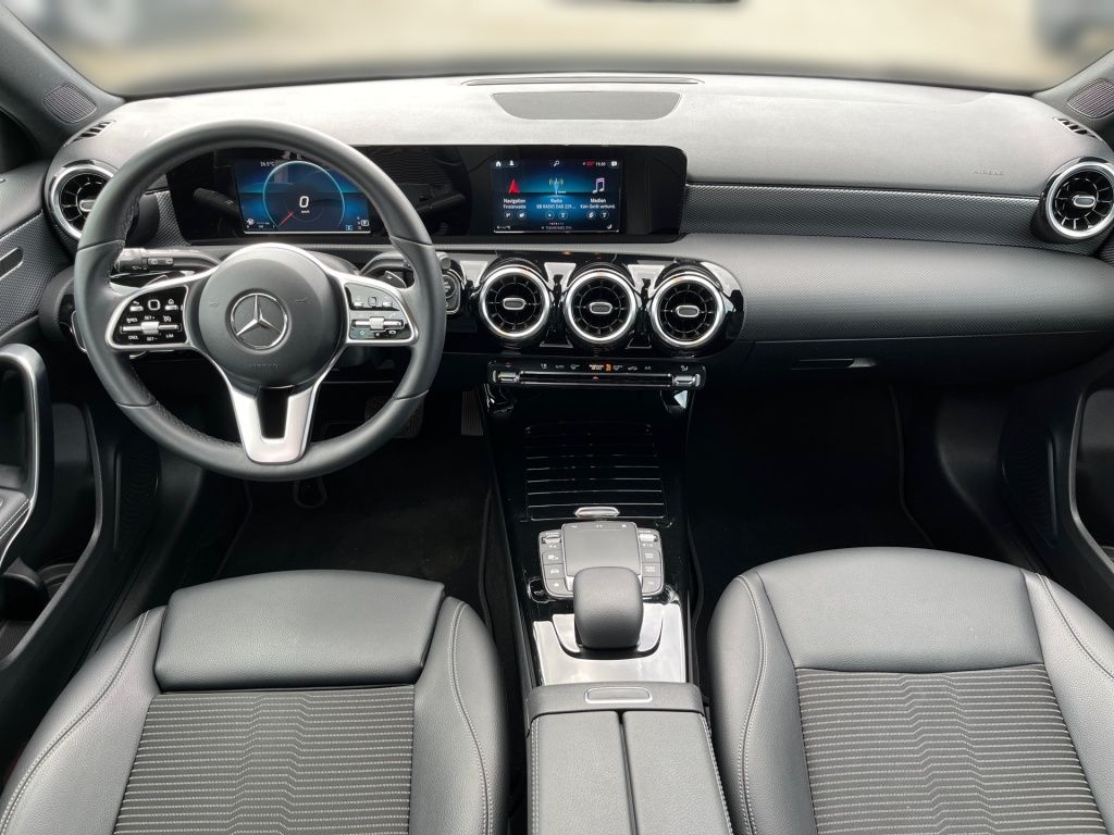 Fahrzeugabbildung Mercedes-Benz A 180 Progressive Navi LED SHZ SpurH KAM DAB