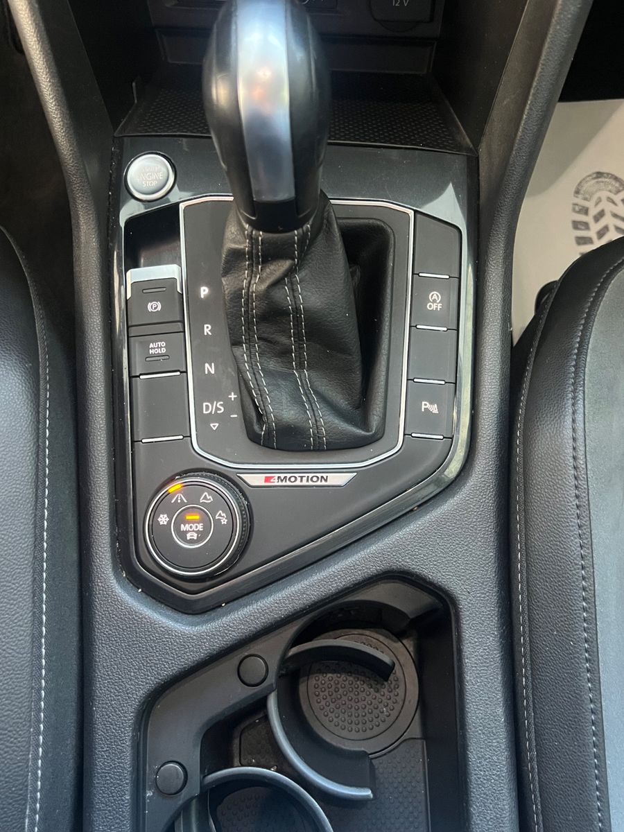 Fahrzeugabbildung Volkswagen Tiguan Highline 2.0TDI DSG 4Motion R-Line