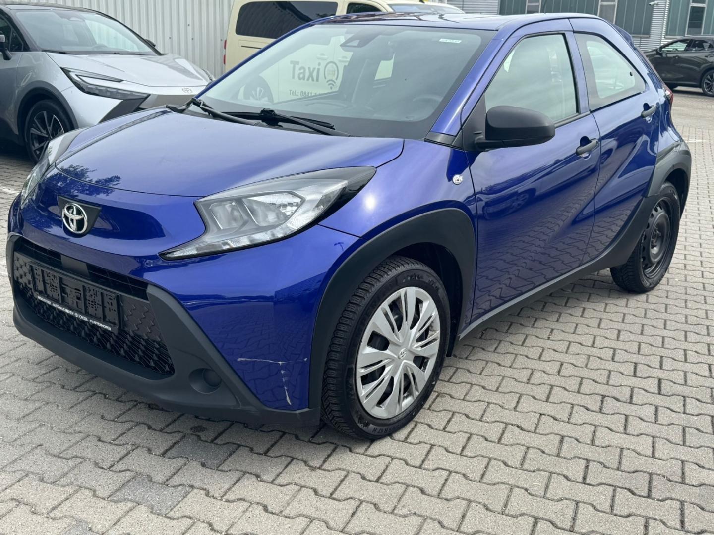 Toyota Aygo X Basis Apple Unfall CarPlay Android Auto M