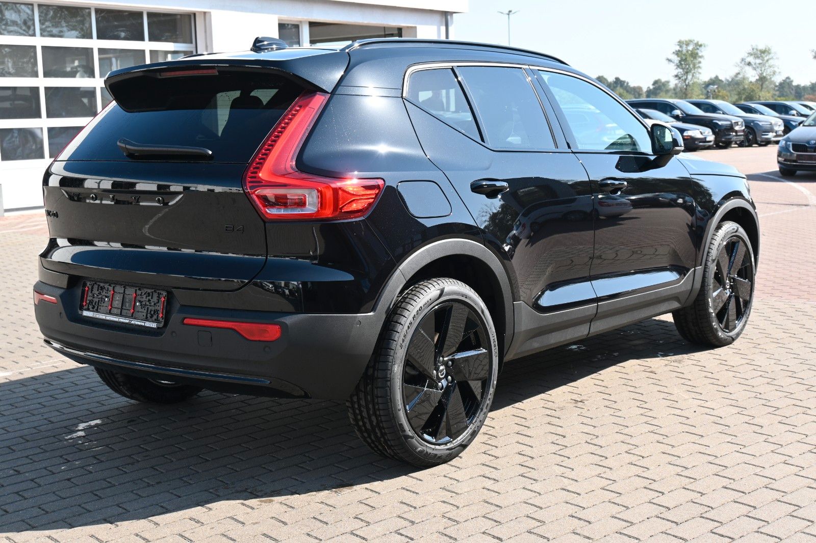 Fahrzeugabbildung Volvo XC40 B4 DKG Plus Black Edition*FSHZG*360°*ACC