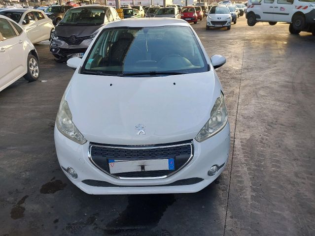 Peugeot 208 1.6 E-HDI 92