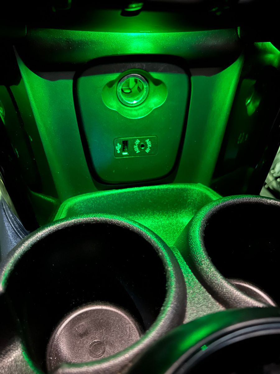 Fahrzeugabbildung MINI Cooper CABRIO AUTOMATIK NAVI LED LEDER CHESTER