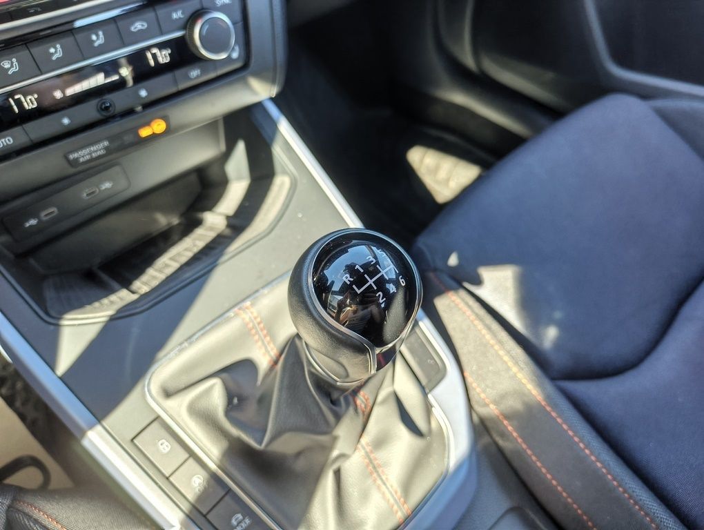 Fahrzeugabbildung SEAT Arona FR 1.0 TSI + SHZ + wenig Kilometer