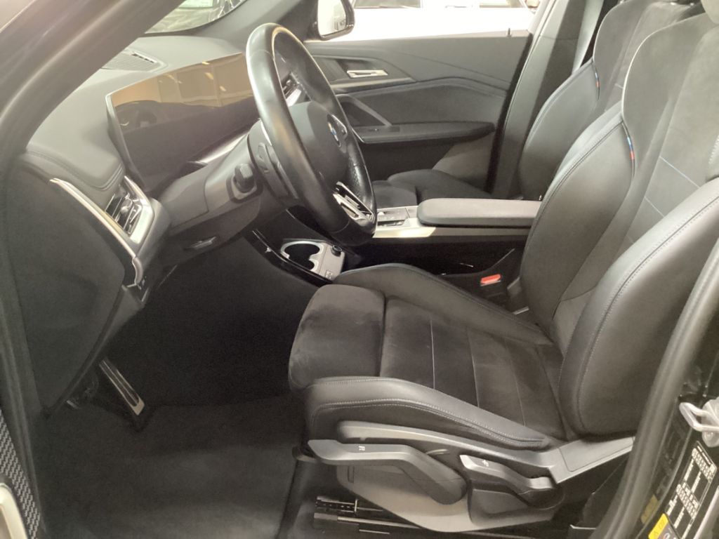 BMW iX1 xDrive 30 Sportpaket AD Navi Digitales Cockp foto 11