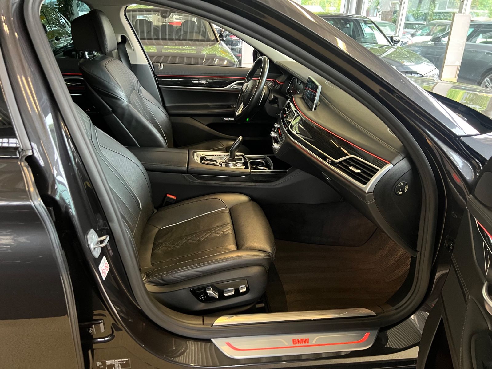 Fahrzeugabbildung BMW 740 d xDrive *MASSAGE* LEDER EXCLUSIVE *