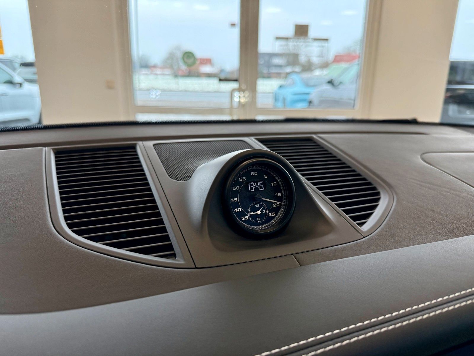 Fahrzeugabbildung Porsche Macan S Luftfederung/Panorama/ACC/SportChrono