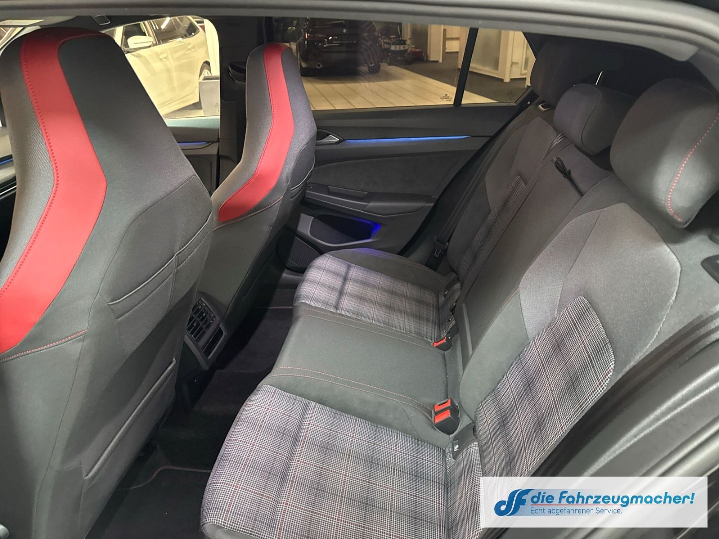 Fahrzeugabbildung Volkswagen Golf VIII GTI Navi Digitales Cockpit LED Sperrdi