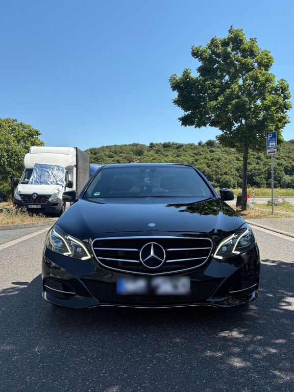 Image of Mercedes-Benz E 220