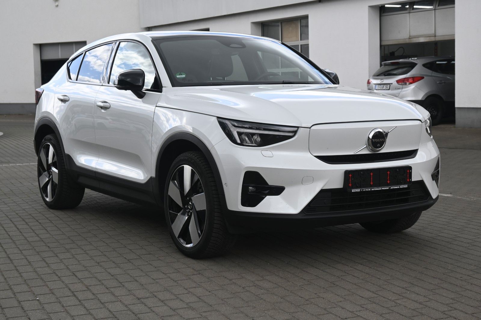 Fahrzeugabbildung Volvo C40 Ultimate BEV Single Motor H/K*AHK*PANO*