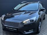 Ford Focus Turnier Titanium Xenon Navi T-Leder Kamera - Ford Focus: Titanium X
