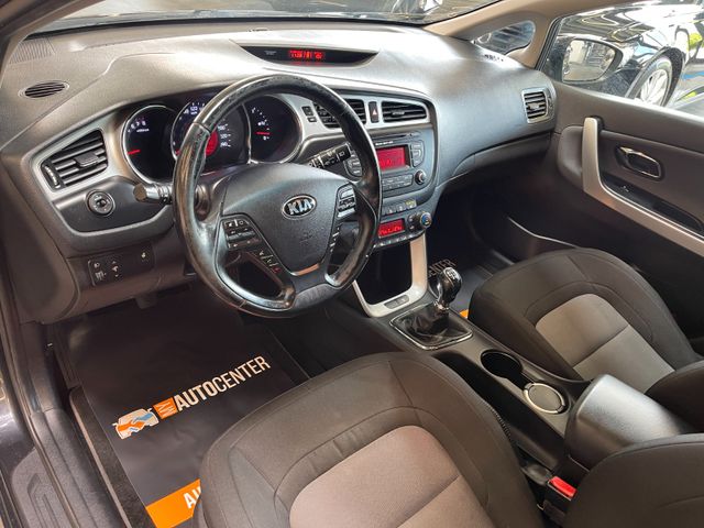 Kia Ceed Sportswagon FIFA World Cup Edition *AHK*LKH