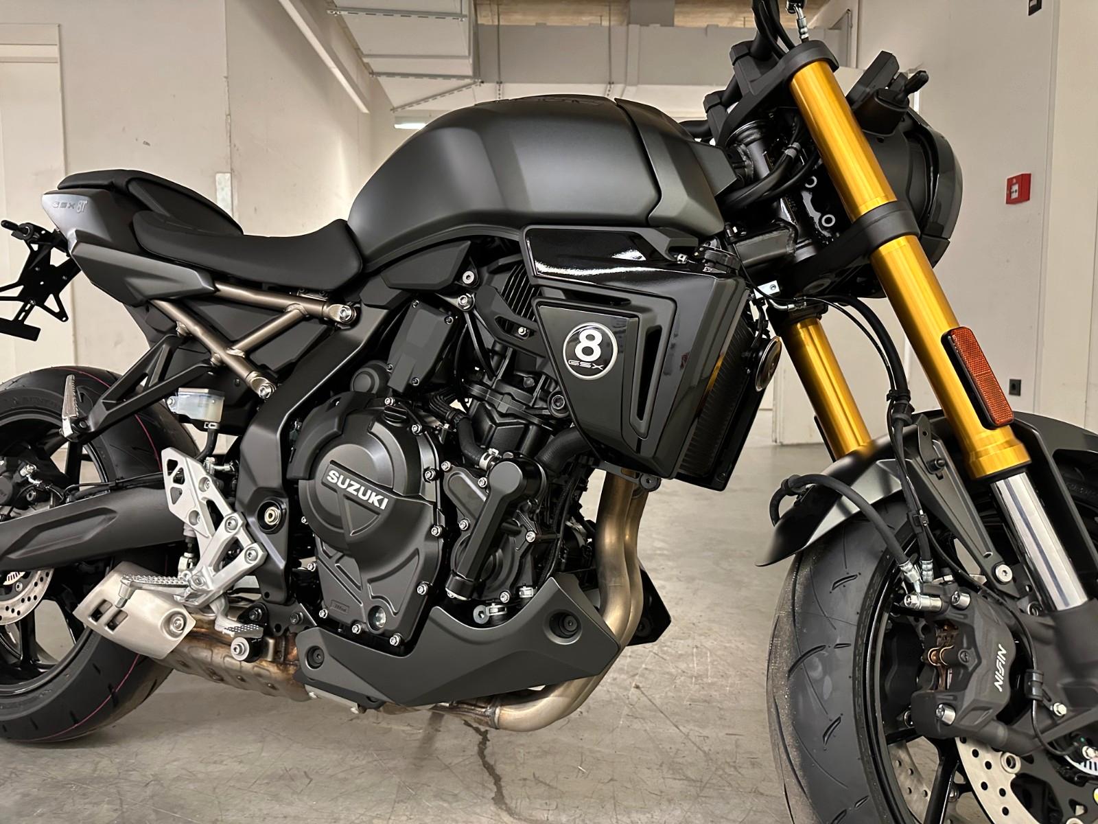 Suzuki GSX-8T *BLACK EDITION*