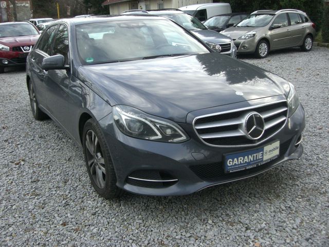 Mercedes-Benz E 300 BlueTec Lim.1.Hand,Navi & fast Vollaust.