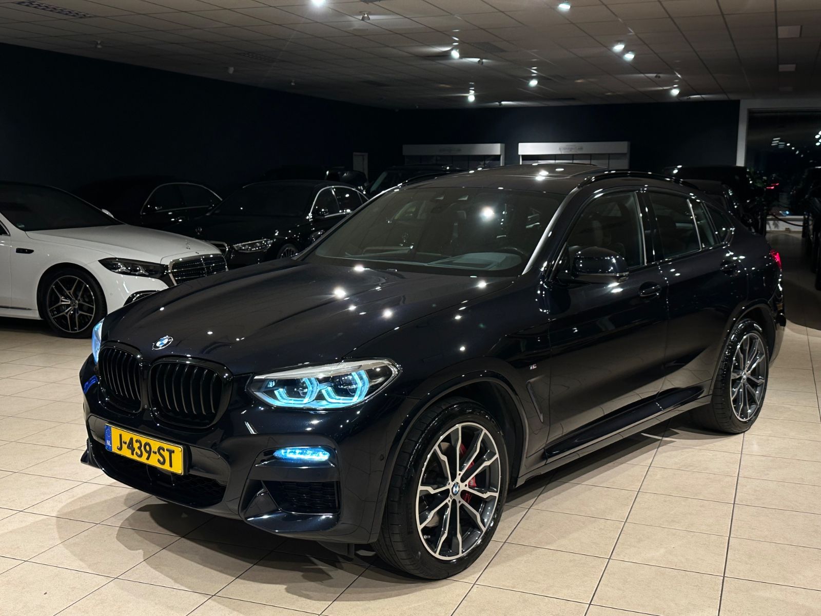 BMW X4 xDrive 30d M-Sport/PANO/AHK/HUD/ACC/1HAND/TOP imagem 2