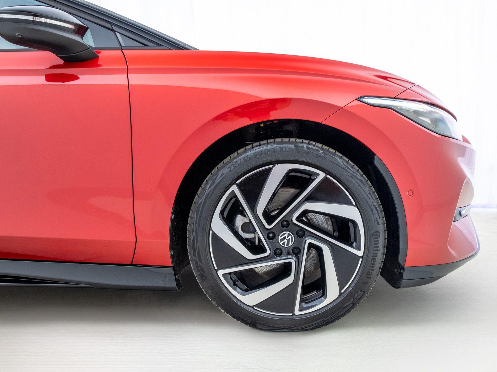 Volkswagen ID.7 Tourer Pro *WÄRMEPUMPE*360°*APP*ACC*MATRIX*