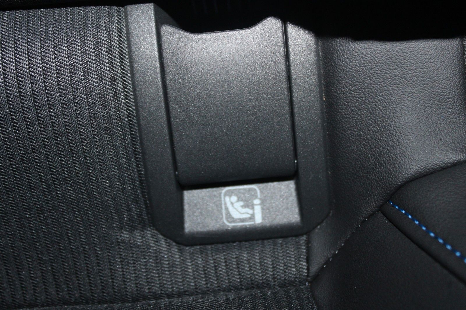 Fahrzeugabbildung Volkswagen Golf R DSG 4MOTION IQ Light Pano Performance Pak