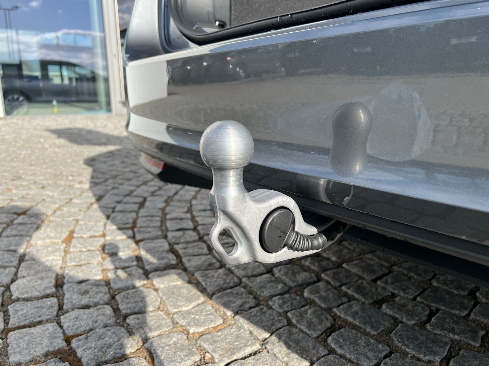 Fahrzeugabbildung SKODA Superb Combi Selection 2.0 TDI DSG *AHK, Navi, 1