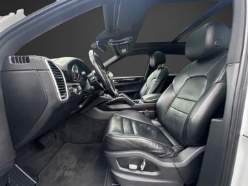 Porsche Cayenne - 10