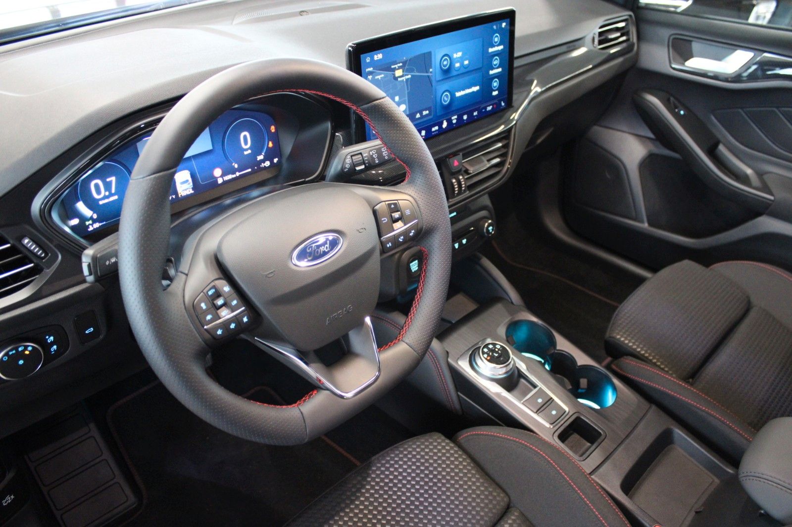 Fahrzeugabbildung Ford Focus ST-Line X Aut. Matrix-LED ACC B&O WinterP.