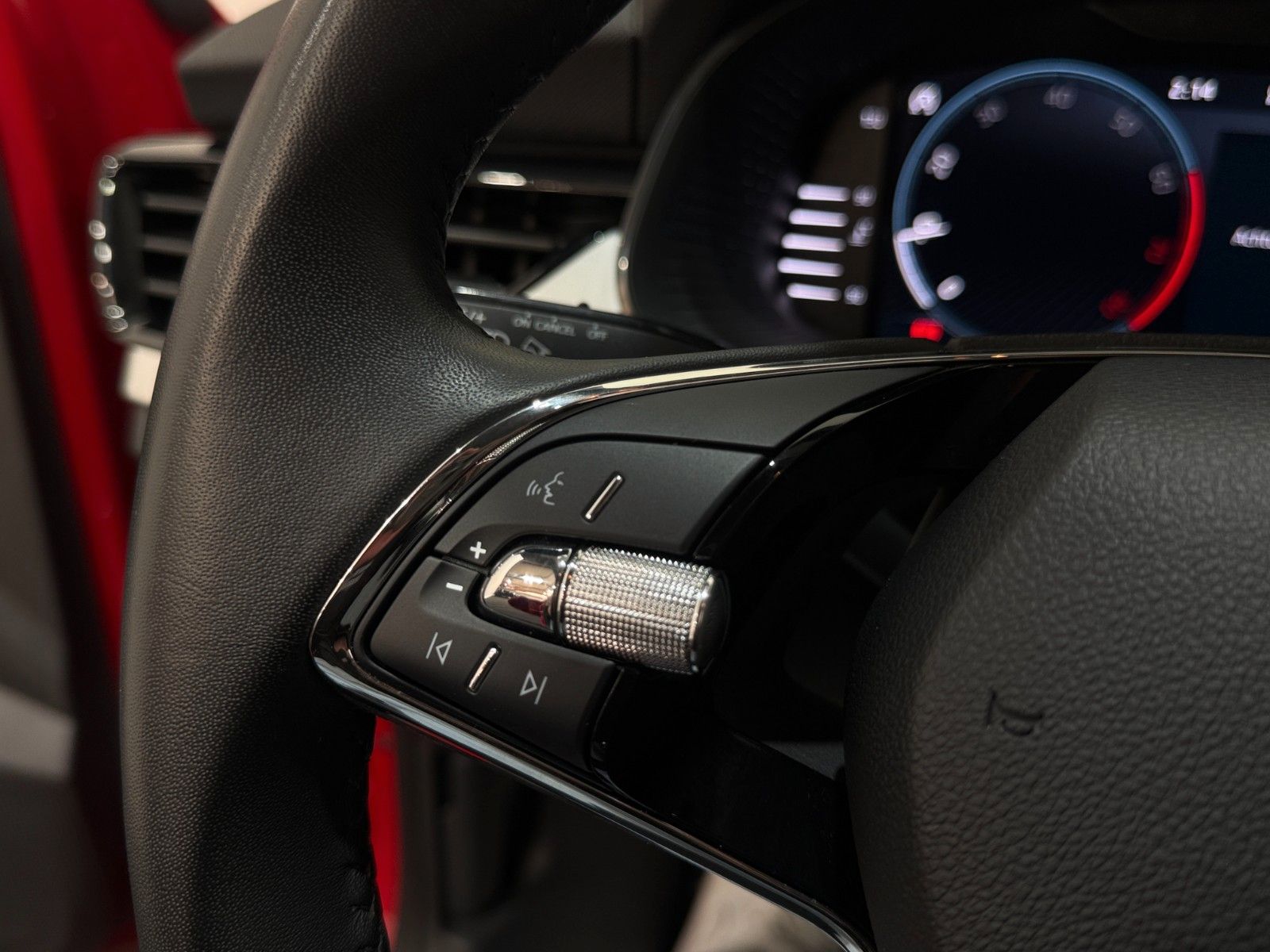 Fahrzeugabbildung SKODA Kamiq Ambition 1.0TSI / Android-Apple CarPlay