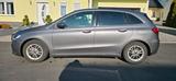 Mercedes-Benz B 160 - - Mercedes-Benz B 160 mit Benzin-Antrieb: Van