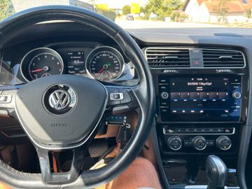 Volkswagen Golf - 9