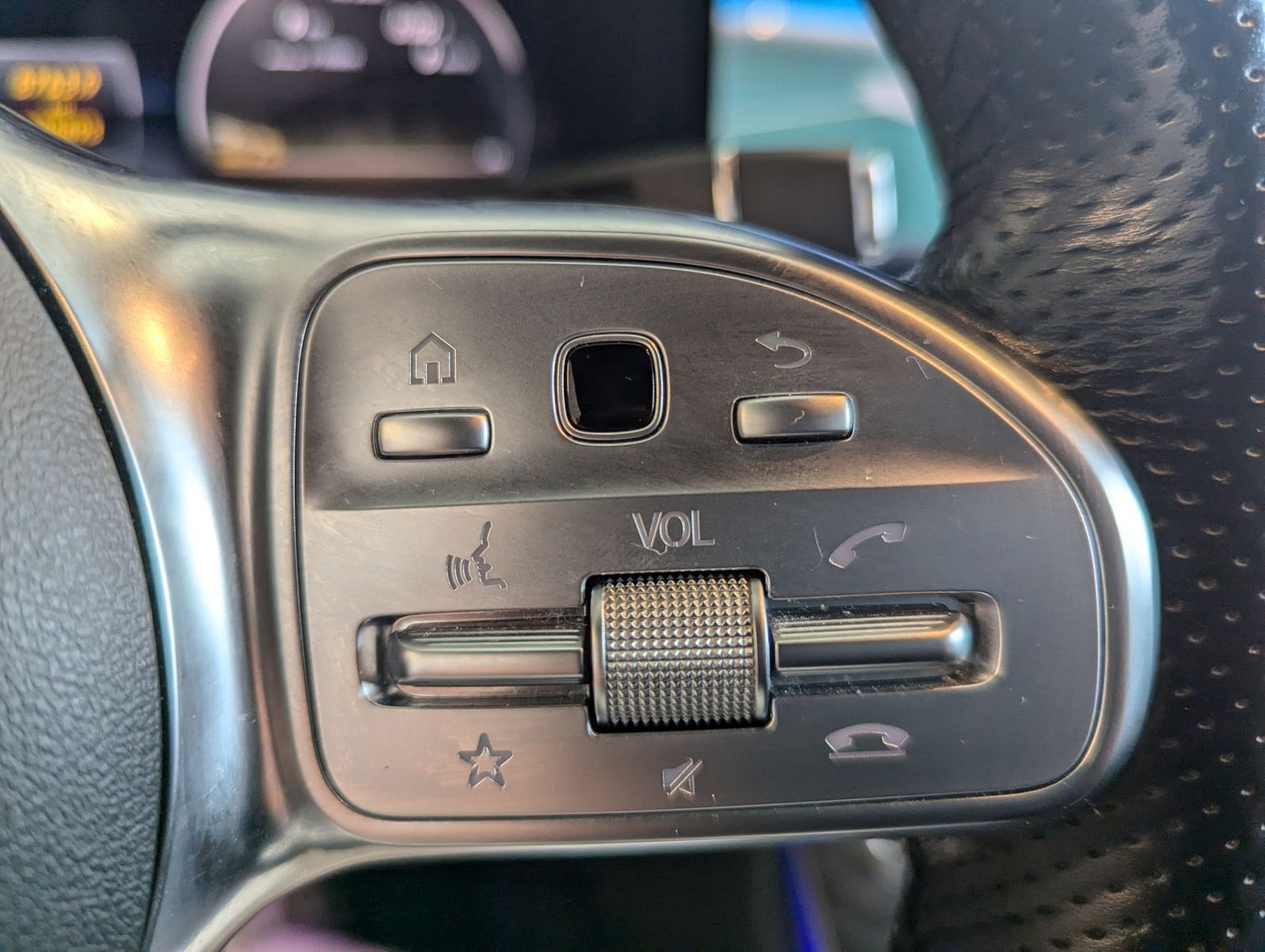 MERCEDES-BENZ E 220 d AMG StHz. Multibeam 360° Memory AHK 19" - Image 28
