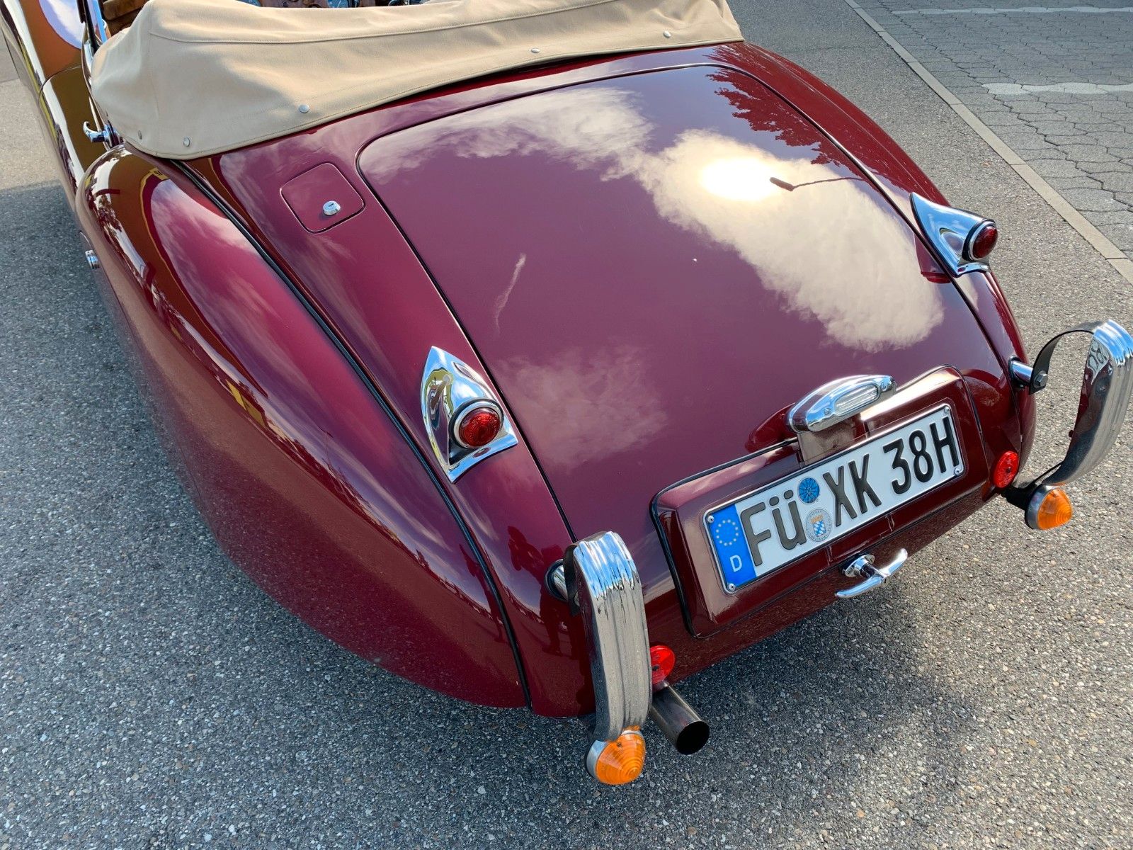 Fahrzeugabbildung Jaguar XK 120 DHC