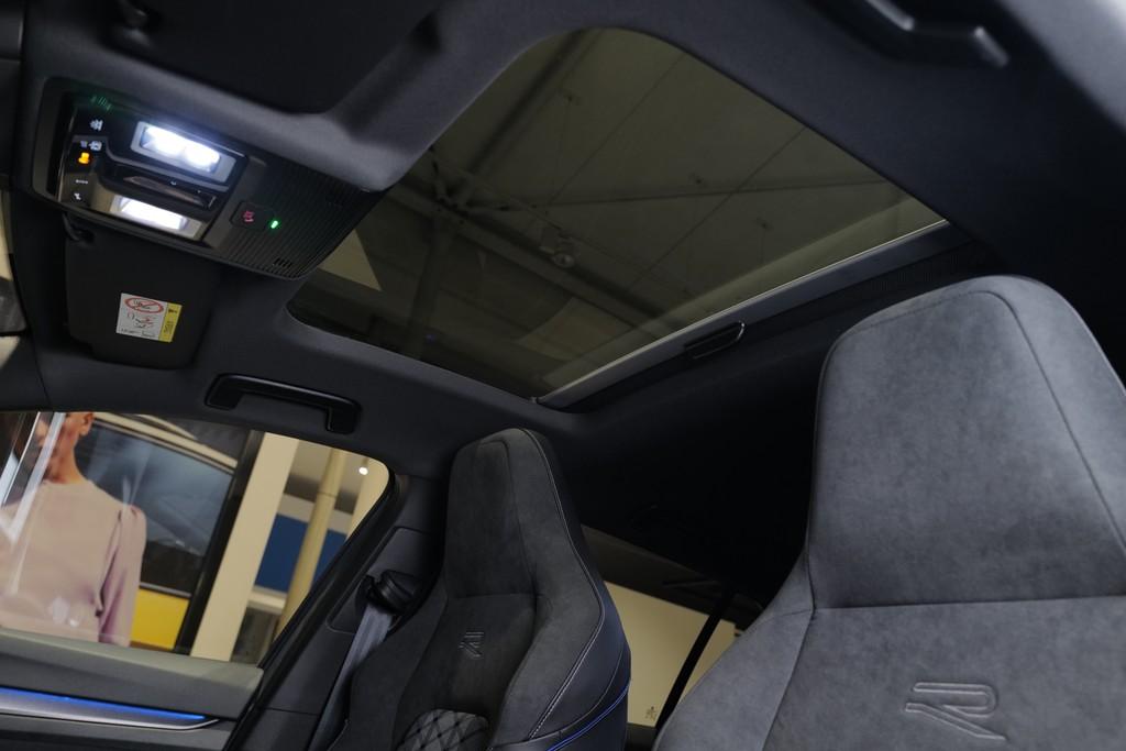 Volkswagen Golf VIII 1.5TSI R-Line Black Style AHK Pano 360, миниатюра 14