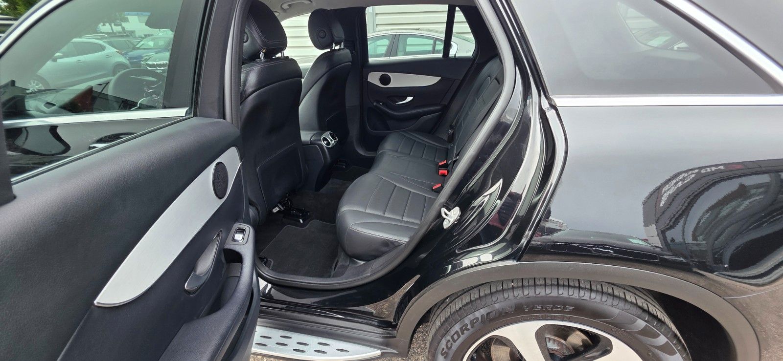 Mercedes-Benz GLC 220d 4Matic/Navi/LED/Kam/Leder/KeyLess/1Hand foto 7