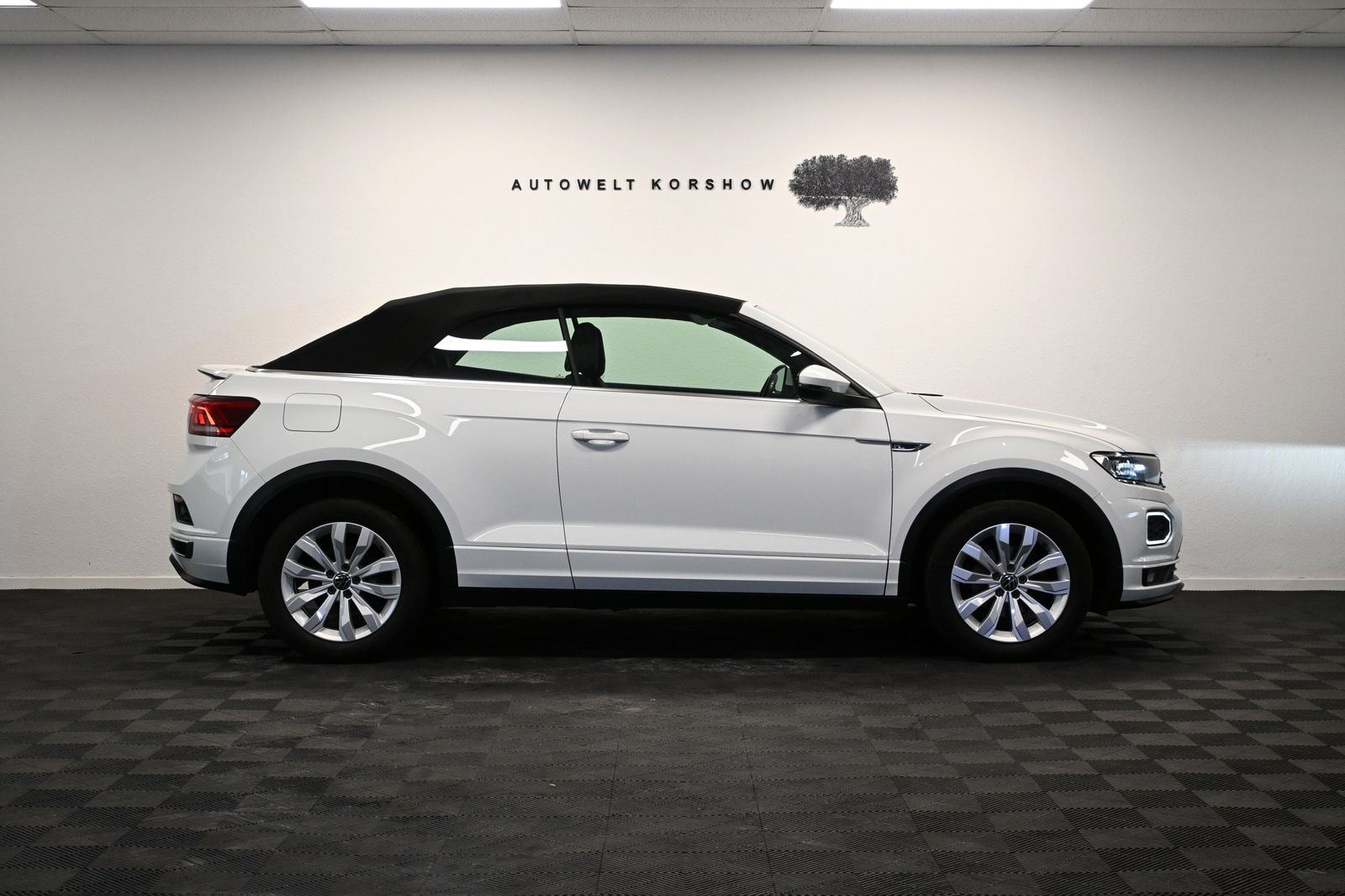 Volkswagen T-Roc 3x R-Line LED VIRTUAL CARPLAY SHZ DAB foto 5