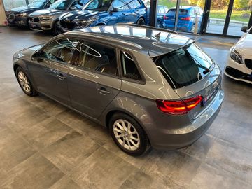 Audi A3 Sportback attraction ultra*2. Hand*Navi*Xenon