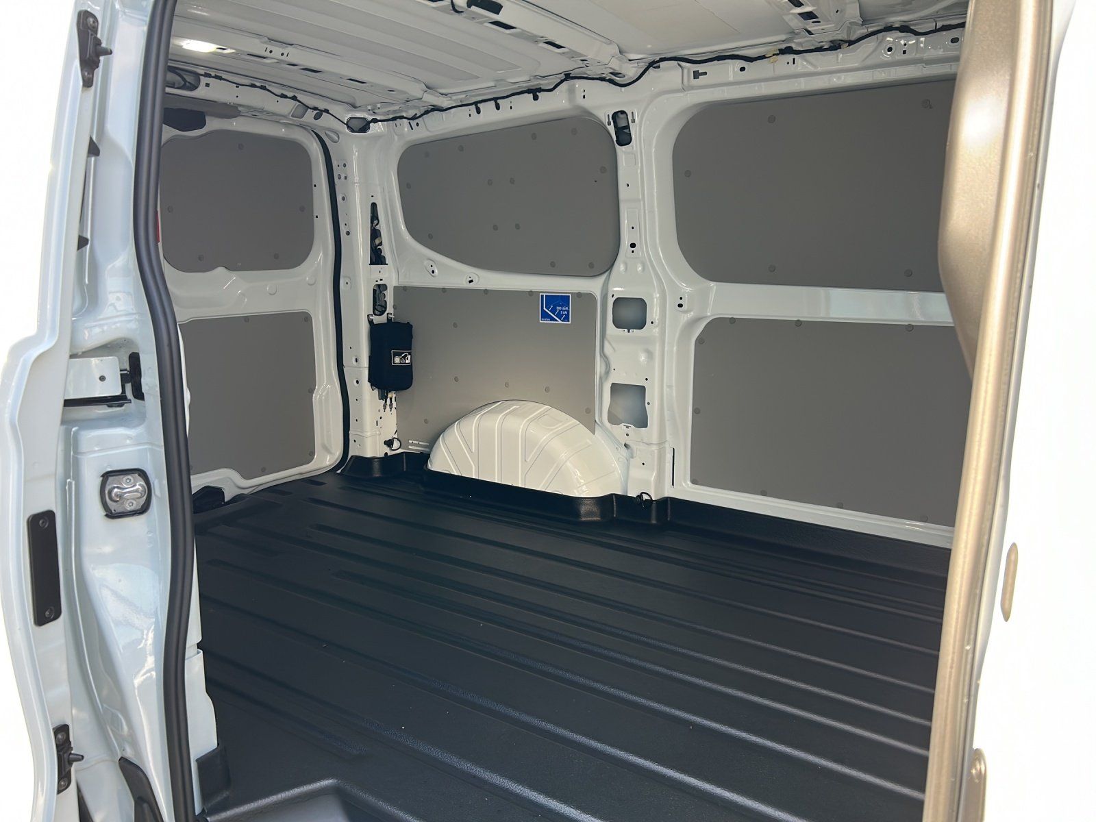 Fahrzeugabbildung Ford Transit Custom 280L1 AHK GJR LED Navi PDC