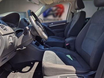 Volkswagen Tiguan - 11