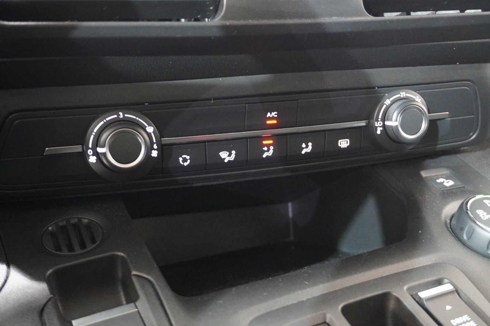 Fahrzeugabbildung Opel Combo-e LIFE ELEGANCE 11KW NAVI/KAMERA/VIRT./DAB